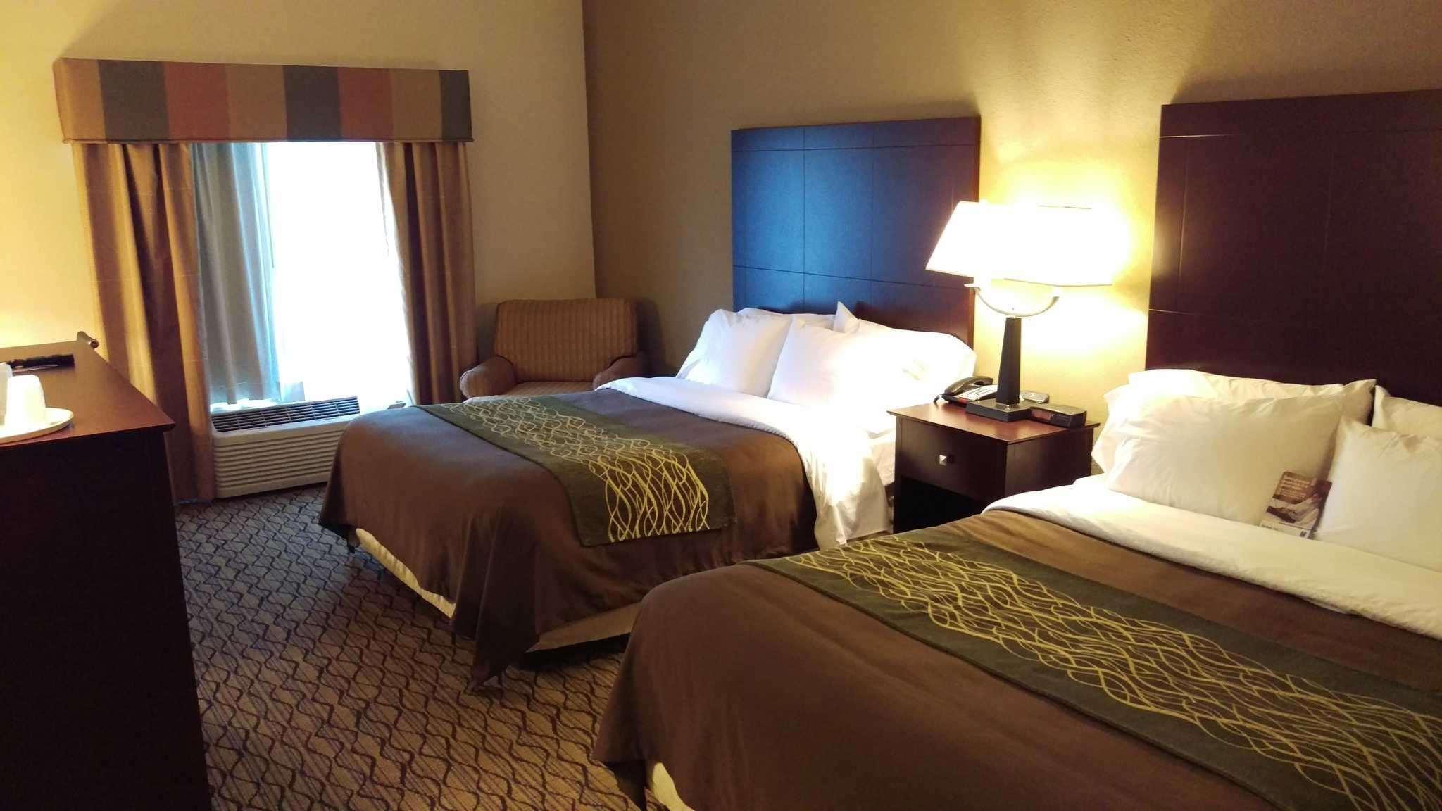 Comfort Inn Huntington Near University Bagian luar foto