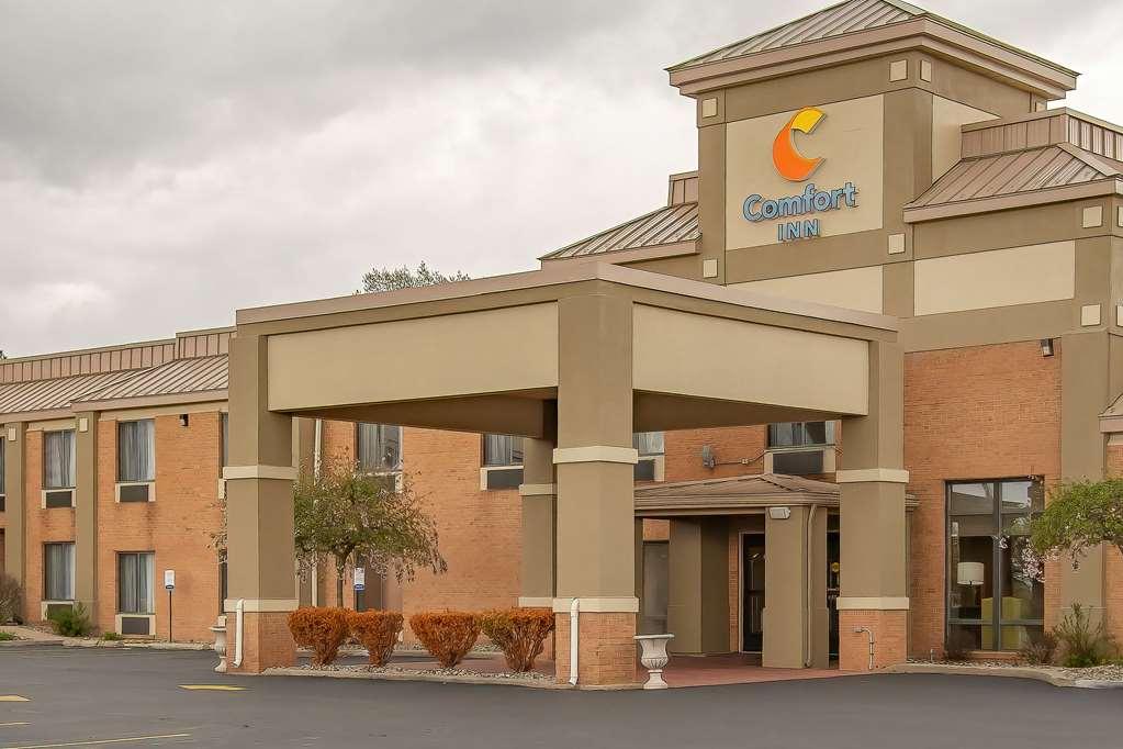 Comfort Inn Huntington Near University Bagian luar foto