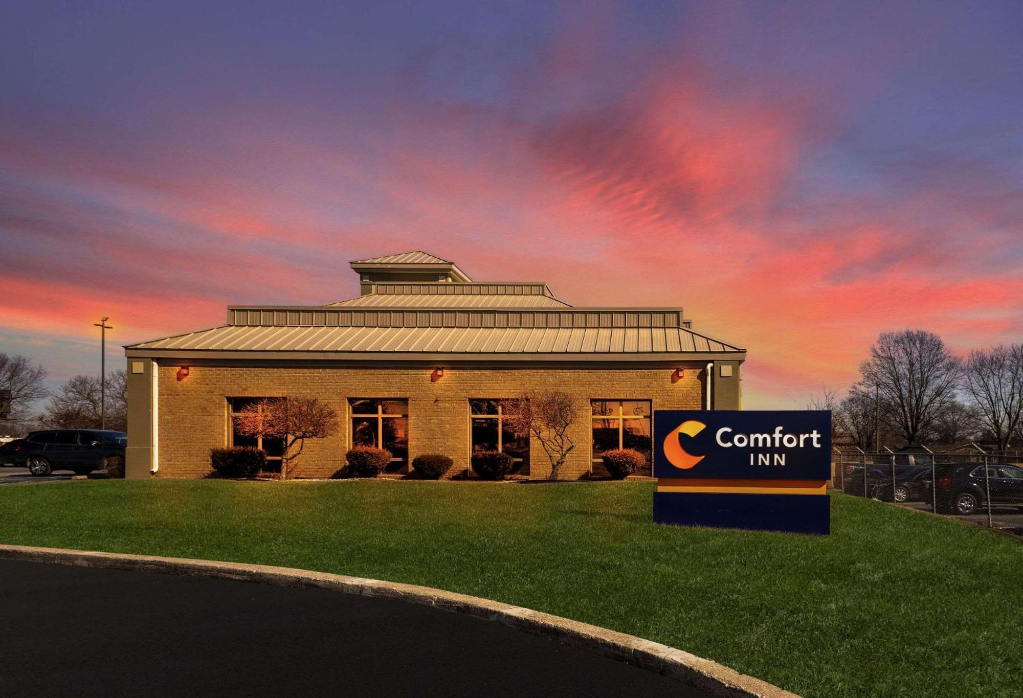 Comfort Inn Huntington Near University Bagian luar foto