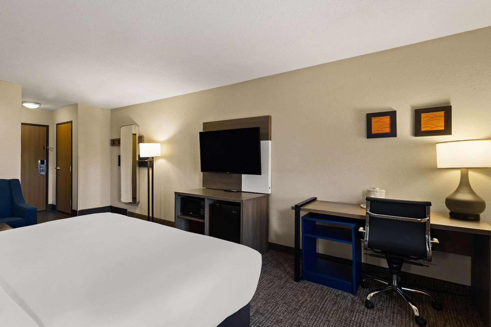 Comfort Inn Huntington Near University Bagian luar foto