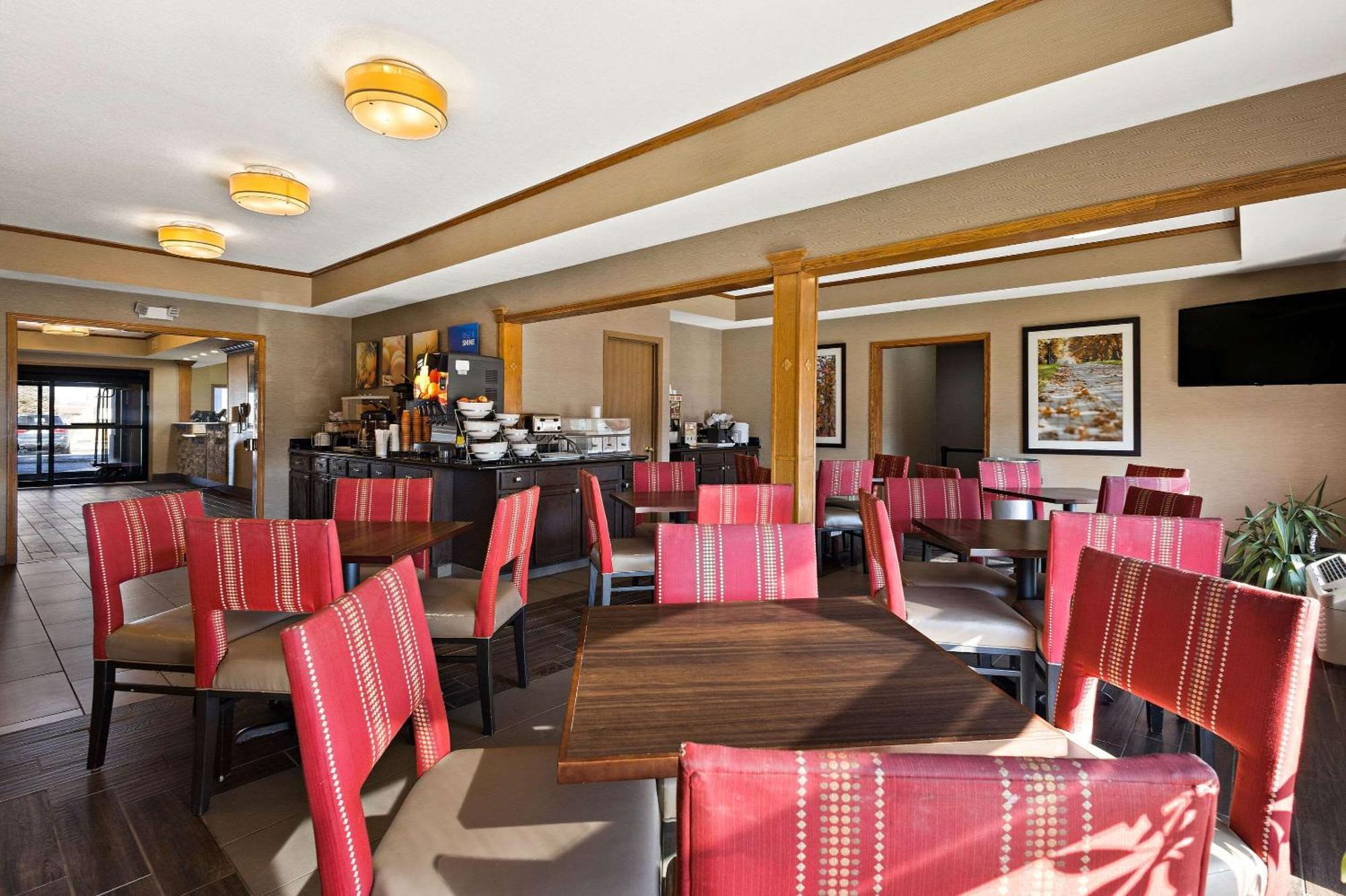 Comfort Inn Huntington Near University Bagian luar foto