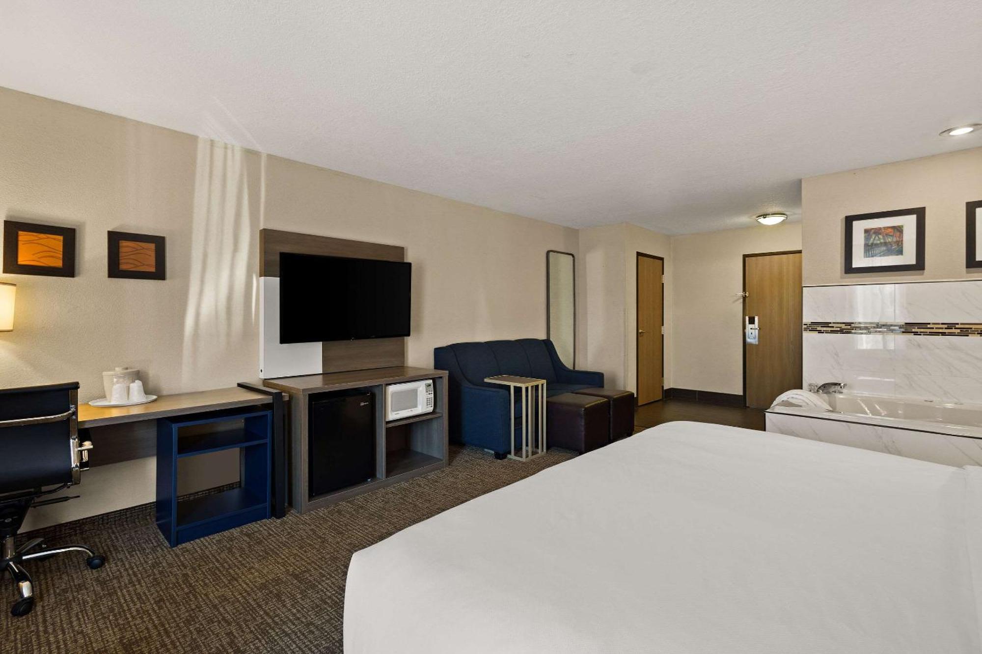 Comfort Inn Huntington Near University Bagian luar foto
