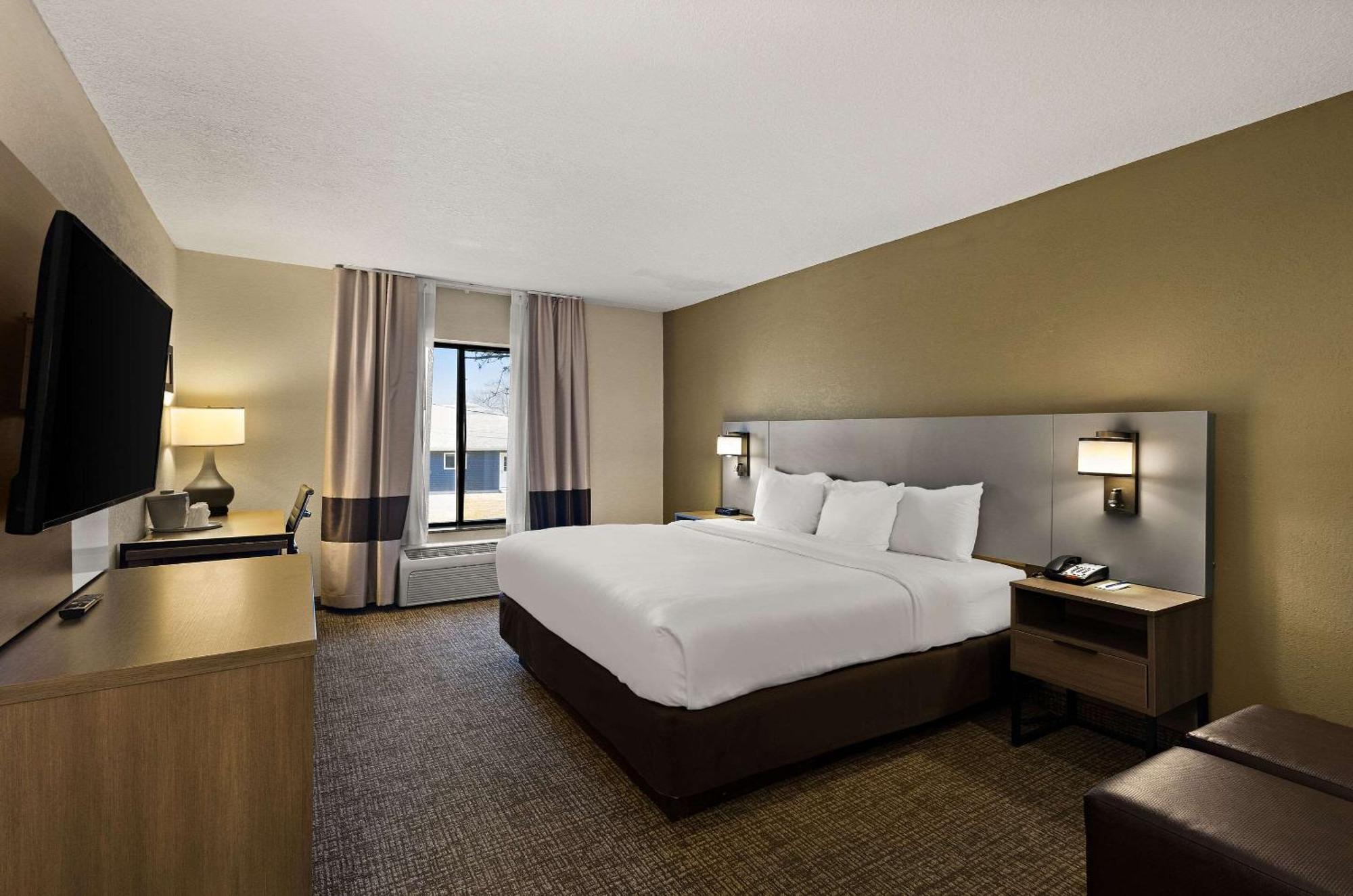 Comfort Inn Huntington Near University Bagian luar foto